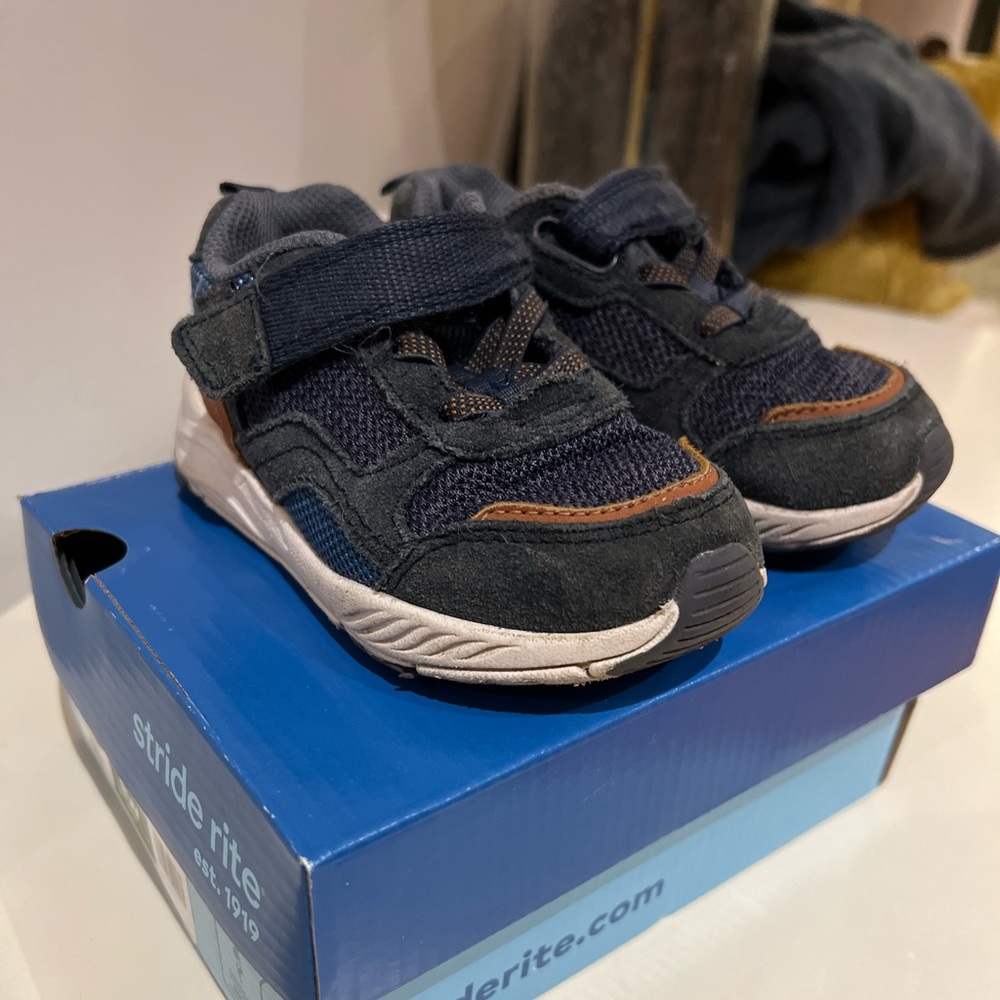 Stride Rite Boy’s M2p Brighton athletic sneaker shoes 7.5W
